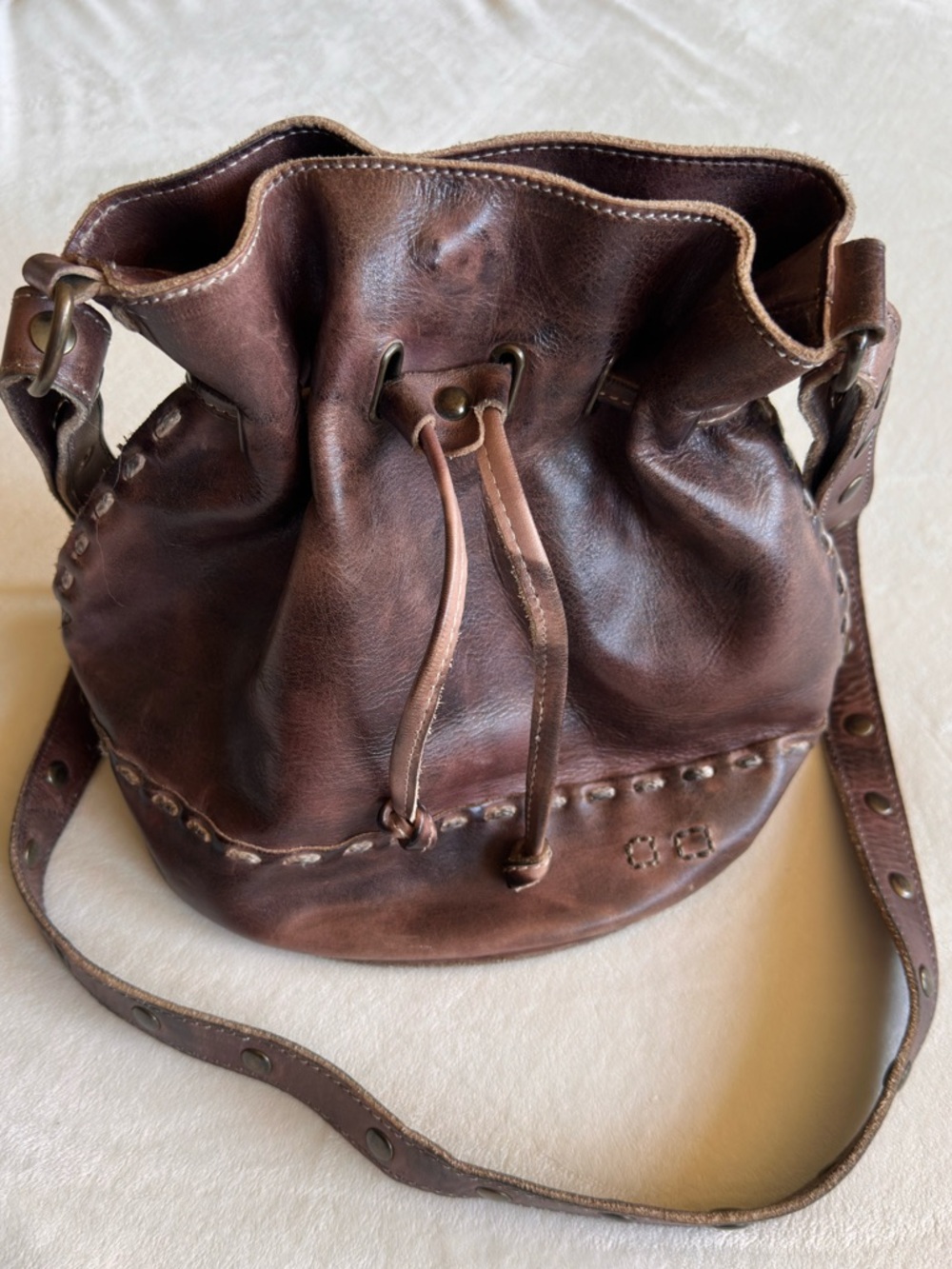 Beautiful Bed Stu Malibu Leather Drawstring Bucket Bag in teak brown